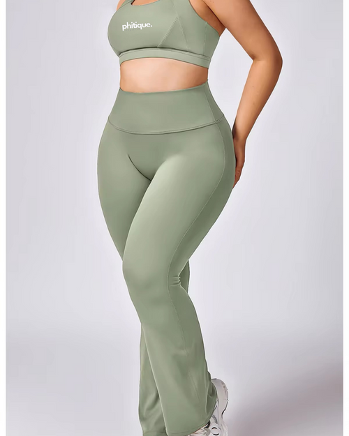 Plus Size Phit Flare Leggings